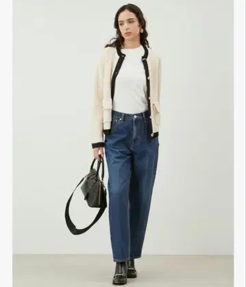 [ 새상품급 ] 미라 오웬 플랩 포켓 금장 버튼 니트 가디건