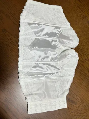화이트 새틴 레이스 코르셋