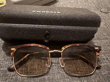 정가 2만 엔 정도입니다. 패션 안경, 호박색