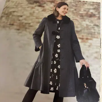 엠즈 그레이시 인기의 폼폼 버튼이 귀여운 코트