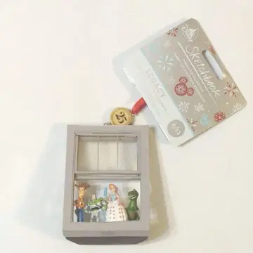 토이스토리 25주년 레거시 스케치북 오너먼트 디즈니 스토어