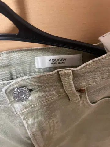 MOUSSY 플레인 청바지 라이트 그린
