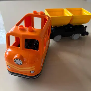LEGO 듀플로 동력 기관차
