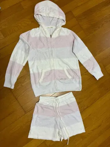 새상품 젤라피케 후드 부착 룸웨어 세트