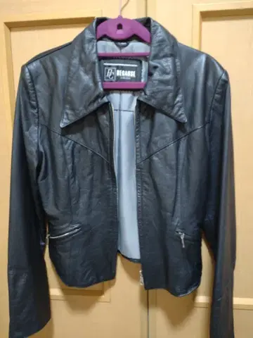 BBECAUSE collection 소가죽 라이더 자켓