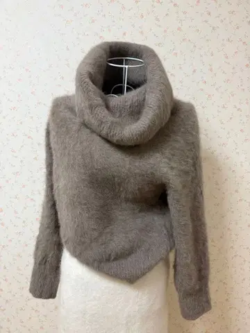 LOULOU WILLOUGHBY 오프 터틀