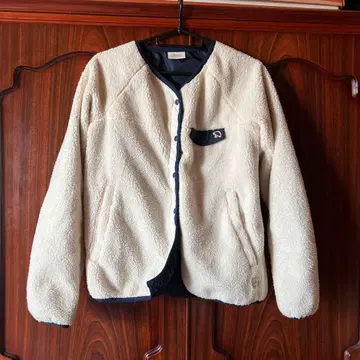 보아 자켓 크림색 래글런 슬리브