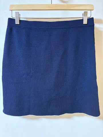 ZARA 네이비 타이트 스커트 M 사이즈