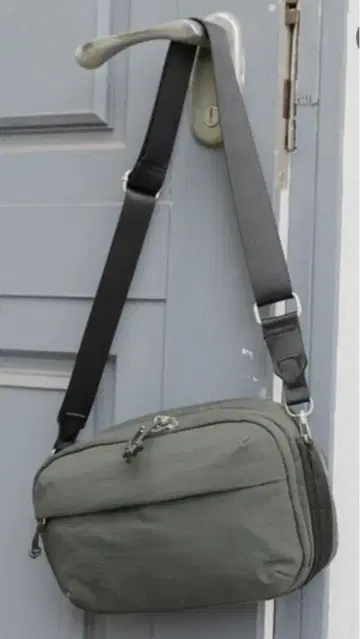 발수 보틀 인 숄더 백