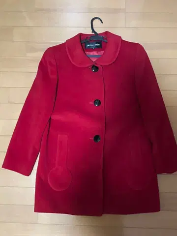 여성용 레드 코트 버튼 포함