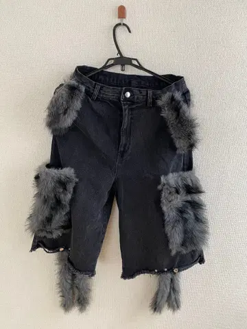 그랑시 퍼 포켓 디자인 하프 데님 카고 팬츠 블랙