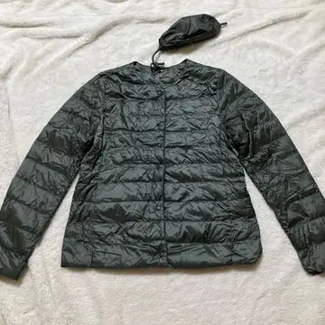 [유니클로] 울트라 라이트 다운 컴팩트 자켓 M 올리브