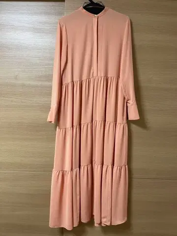 ballsey 파우더리 새틴 티어드 롱 원피스 맥시 길이