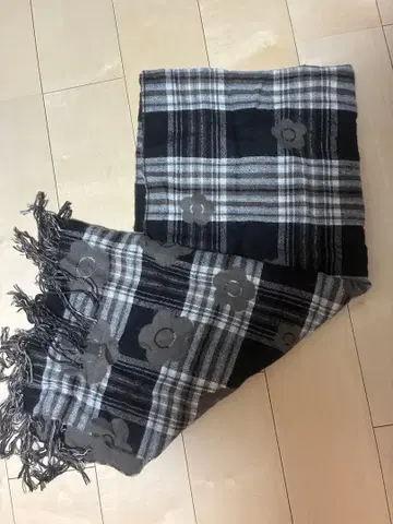 마리콴트 마리쿠와 데이지 꽃무늬 체크 무늬 리버서블 대형 스톨