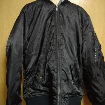 CREALY 블랙 후드 부착 점퍼 LL