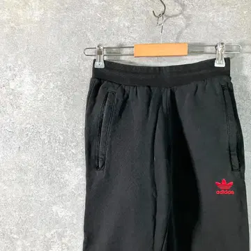 adidas 스웨트 팬츠 블랙 로고 자수 트레이 로고