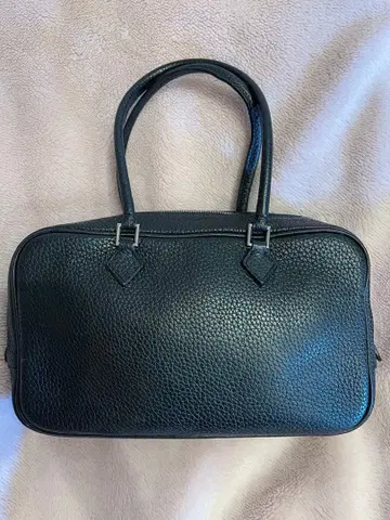 [ 새상품급 ] 천연 가죽 블랙 가죽 핸드백 박스형 실버 금장 장식