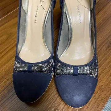 VIA ANGELINA 네이비 하이힐