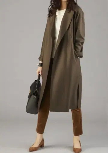 새상품급 [ 23구 ] 컴프레스트 저지 코트 카키 리버 코트
