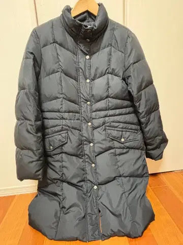 다운 코트 a.v.v 블랙 무릎 기장 M 사이즈