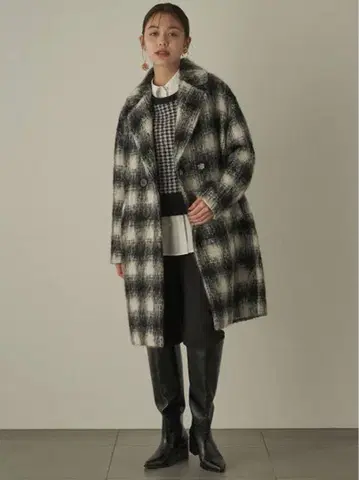 Lily Brown 체크 샤기 코트