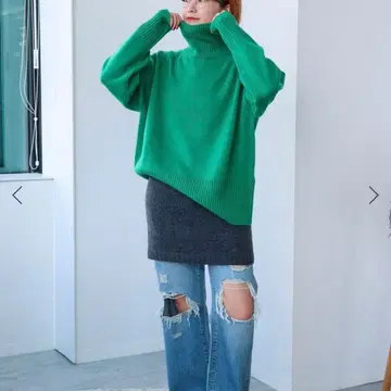 이번 시즌 스픽 앤 스팬 니트 미니 스커트