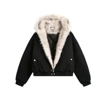 BLACKENERG 퍼 달린 블랙 점퍼