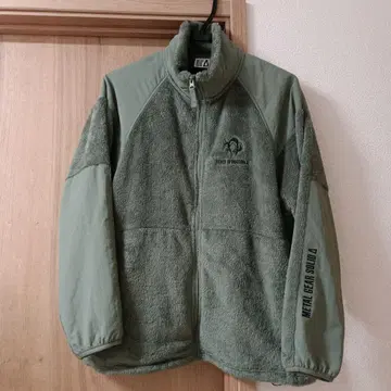 gu 플리스 자켓 메탈기어솔리드 그린 XS 고품질 지유