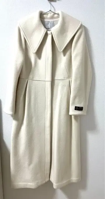 셀포드 롱 코트 화이트