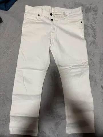 Kuro 화이트 데님 팬츠 사이즈 0