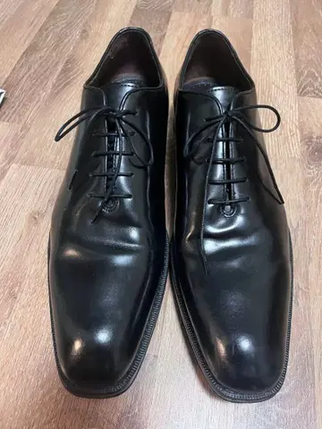 장칼로 모렐리(G.C.MORELLI) 가죽 신발