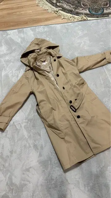 TOMMY HILFIGER 후드 부착 트렌치코트 EUR 32