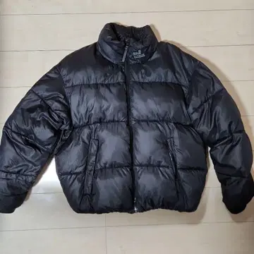 ZARA 블랙 다운 자켓 L 사이즈