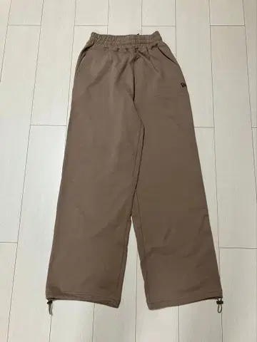 하자품 새상품 NEWERA 스웨트 팬츠 사이즈 M