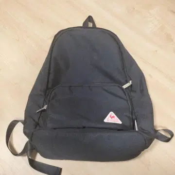 심플 블랙 백팩