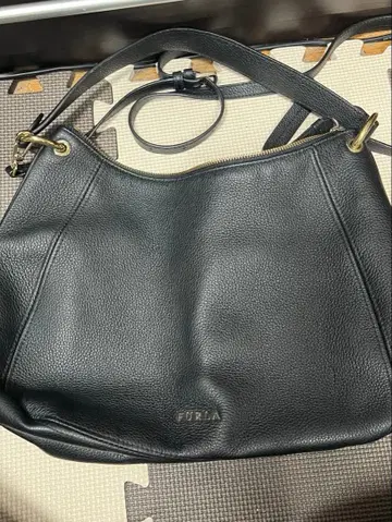 FURLA 블랙 가죽 토트백