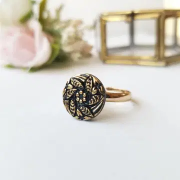 화려한 체코 유리 버튼 반지 결혼식, 졸업식, 입학식, 성인식, 세레모니