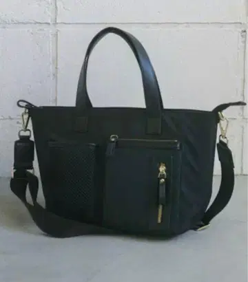 새상품! 하아츄 콜라보 부즈루드 블랙 나일론 숄더백