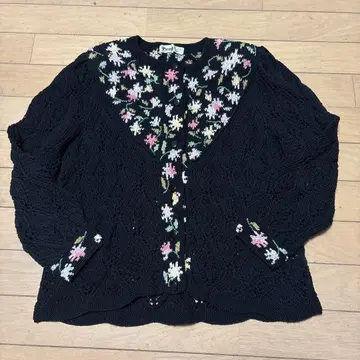 PUPPY 꽃무늬 자수 네이비 니트 가디건 M 사이즈