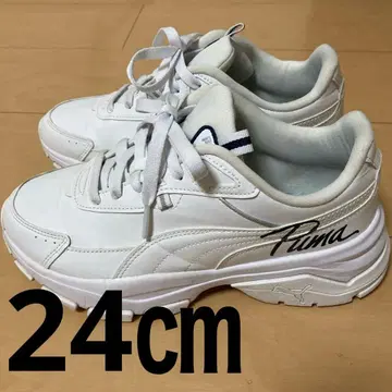 PUMA 화이트 통굽 스니커즈