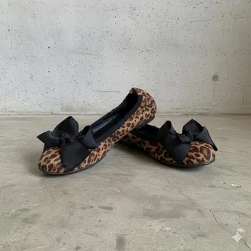 Ray BEAMS SEPTEMBER MOON 리본 발레 슈즈 표범 무늬