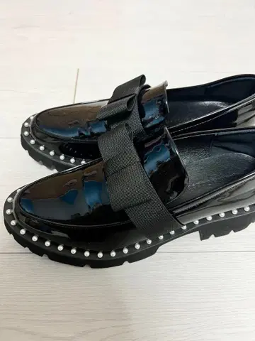 Akiron x Donoban 펄 리본 로퍼