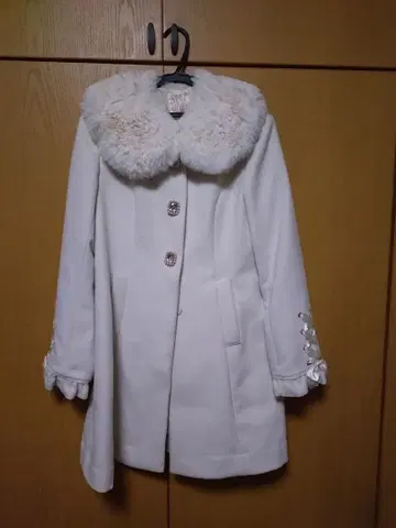 Secret Honey 화이트 롱 코트