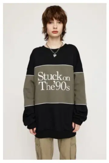 SLY 로고 맨투맨