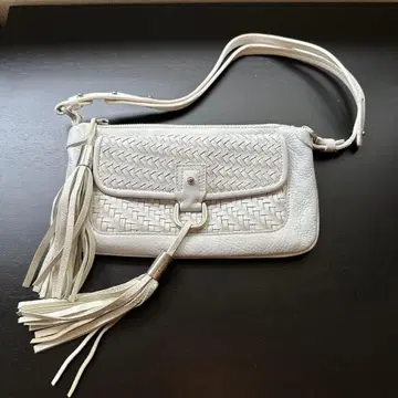 BALLY 화이트 뜨개질 숄더백