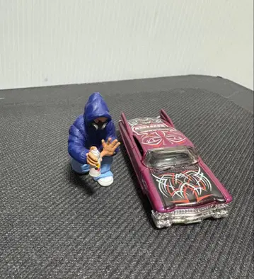 캐딜락 미니카 1/64 인형 세트 판매