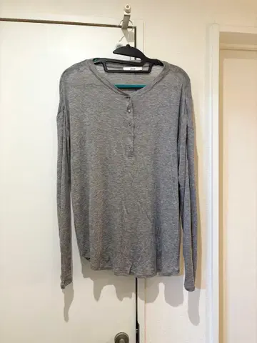 JOURNAL STANDARD 그레이 긴팔 헨리넥