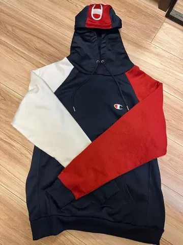 [ 거의 미사용 새상품 ] Champion 챔피온 후드티 M 사이즈