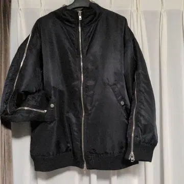 unrelaxing 오버 사이즈 디자인 지퍼 MA-1 자켓