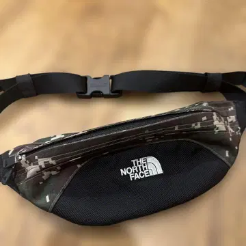 THE NORTH FACE 바디백 디지 카모 그라뉼